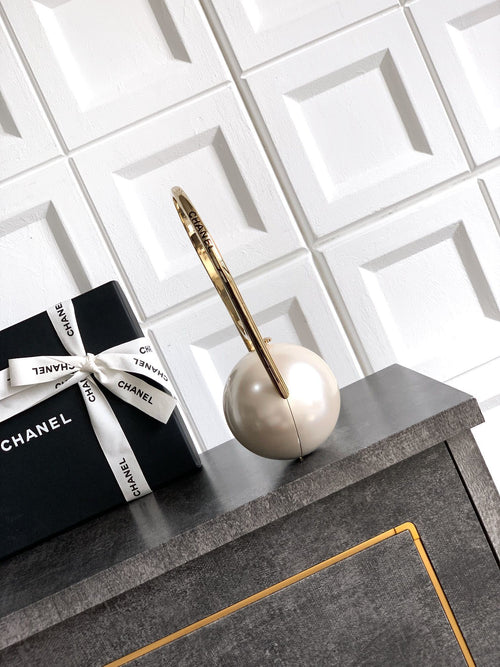 CC ACRYLIC CLUTCH