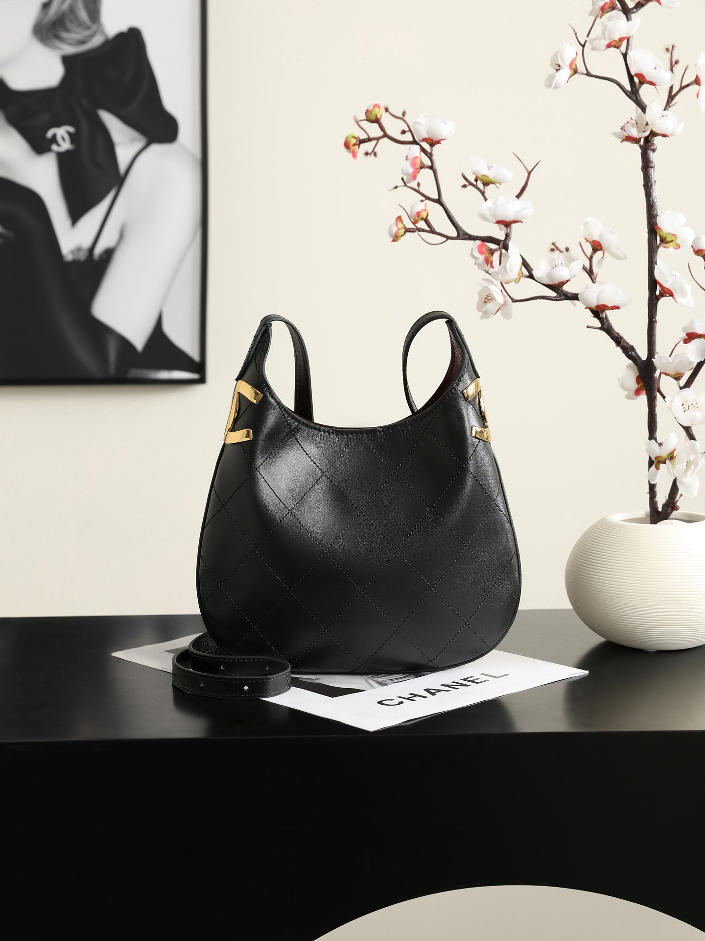 CC HOBO SHOULDER BAG