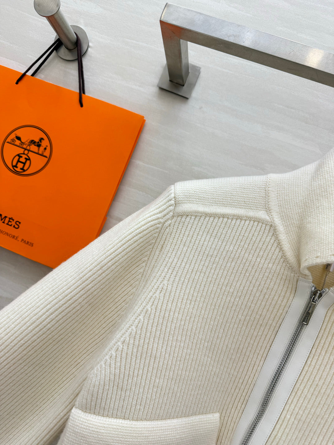 HH CASHMERE CARDIGAN