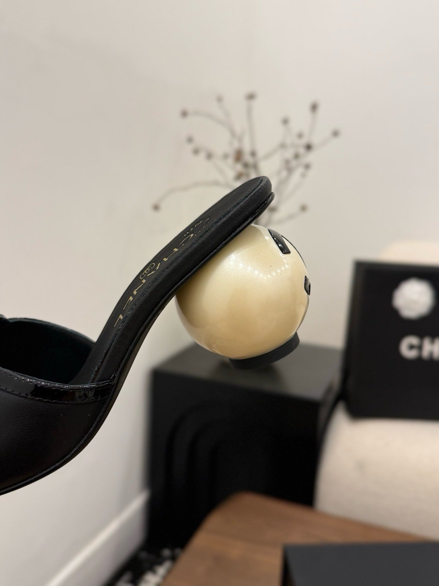 CC HEEL PEARL MULES