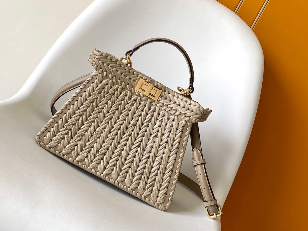 FF ISEEU MEDIUM RAFFIA