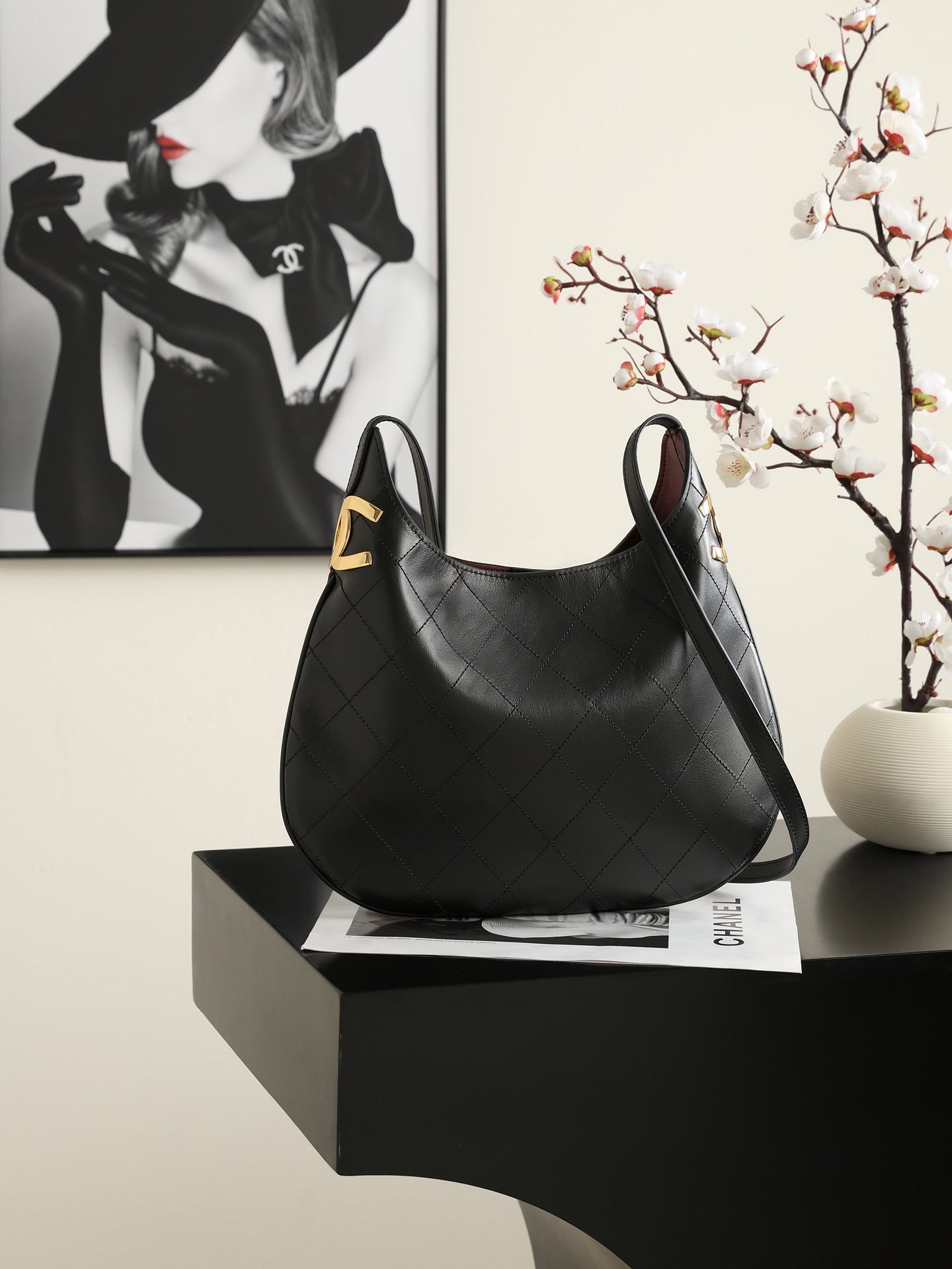 CC HOBO SHOULDER BAG