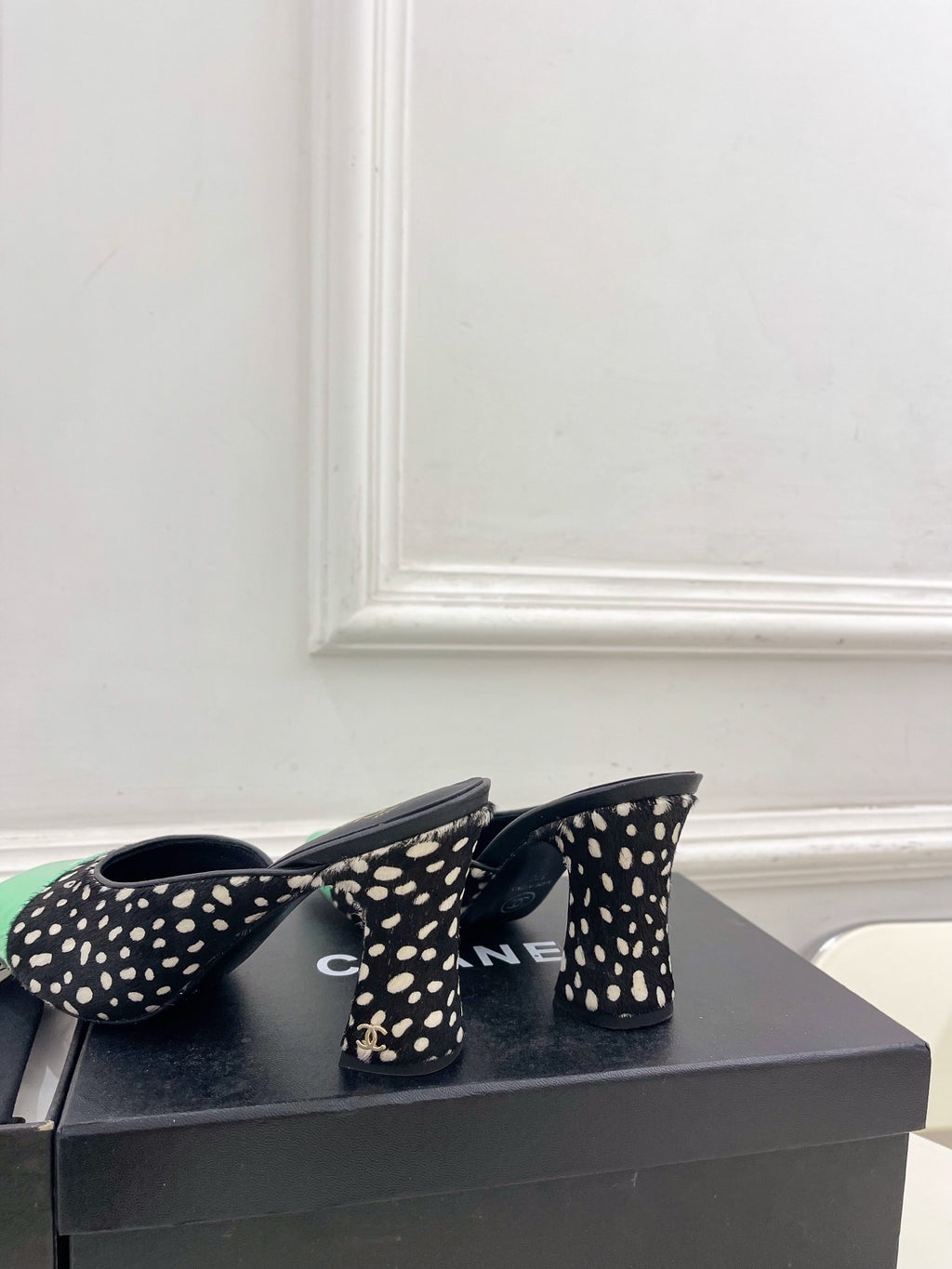CC 26 HEEL MULES