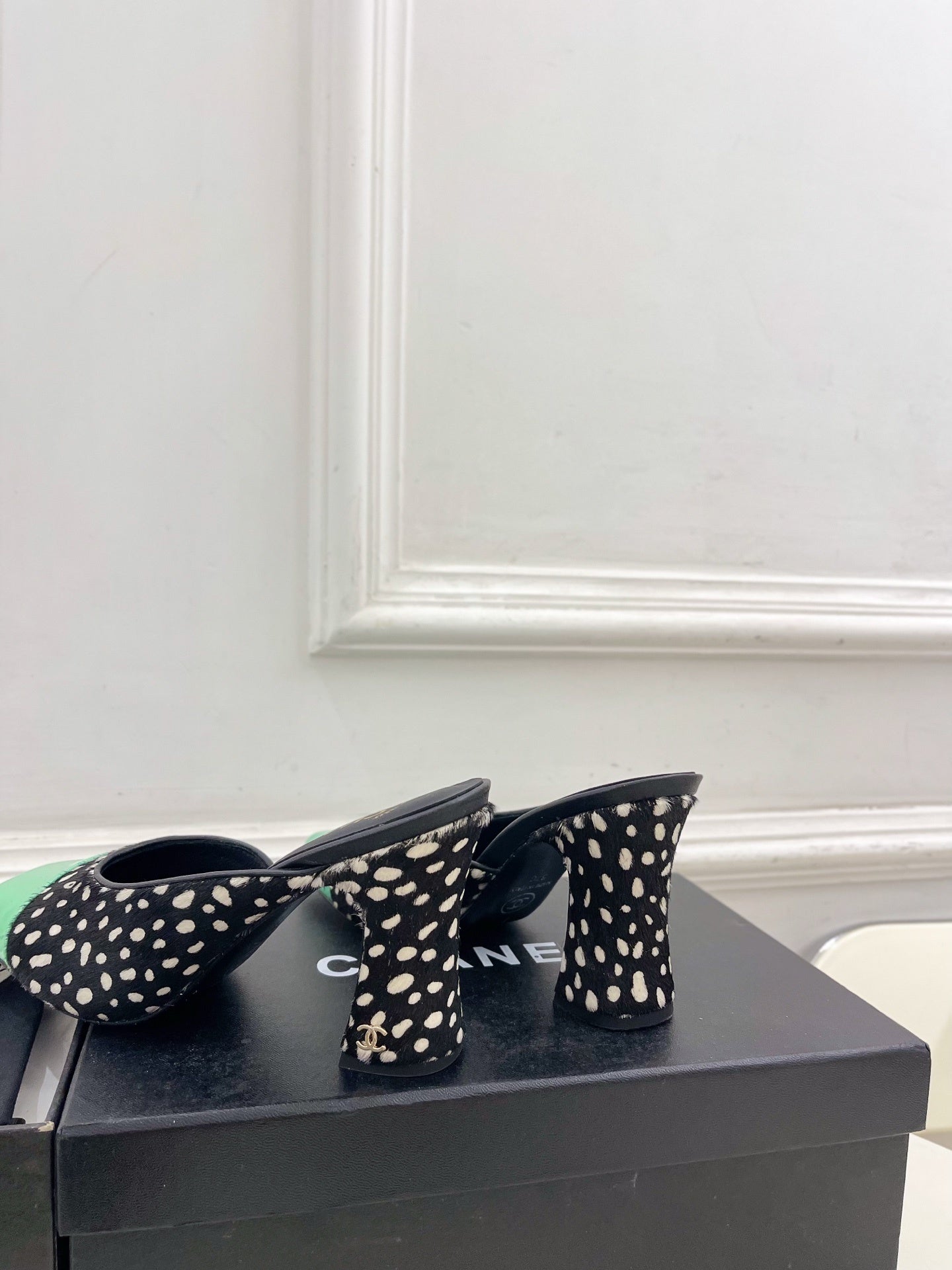 CC 26 HEEL MULES