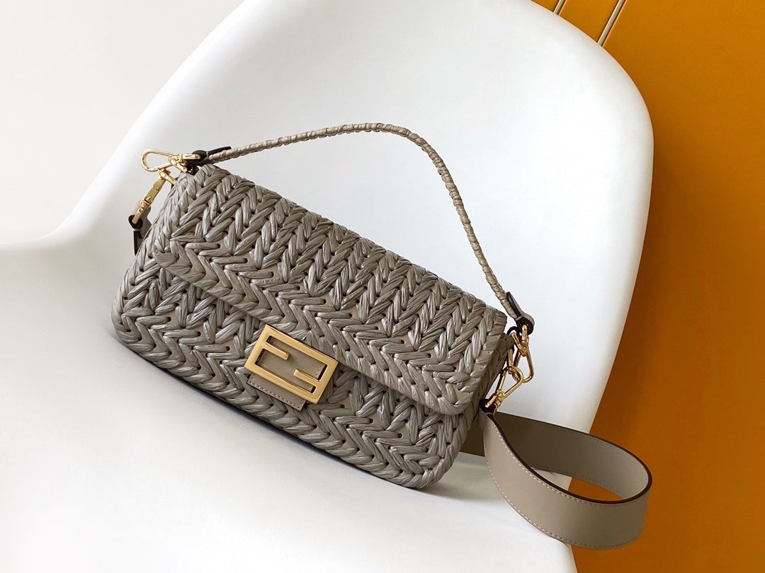 FF BAGUETTE RAFFIA