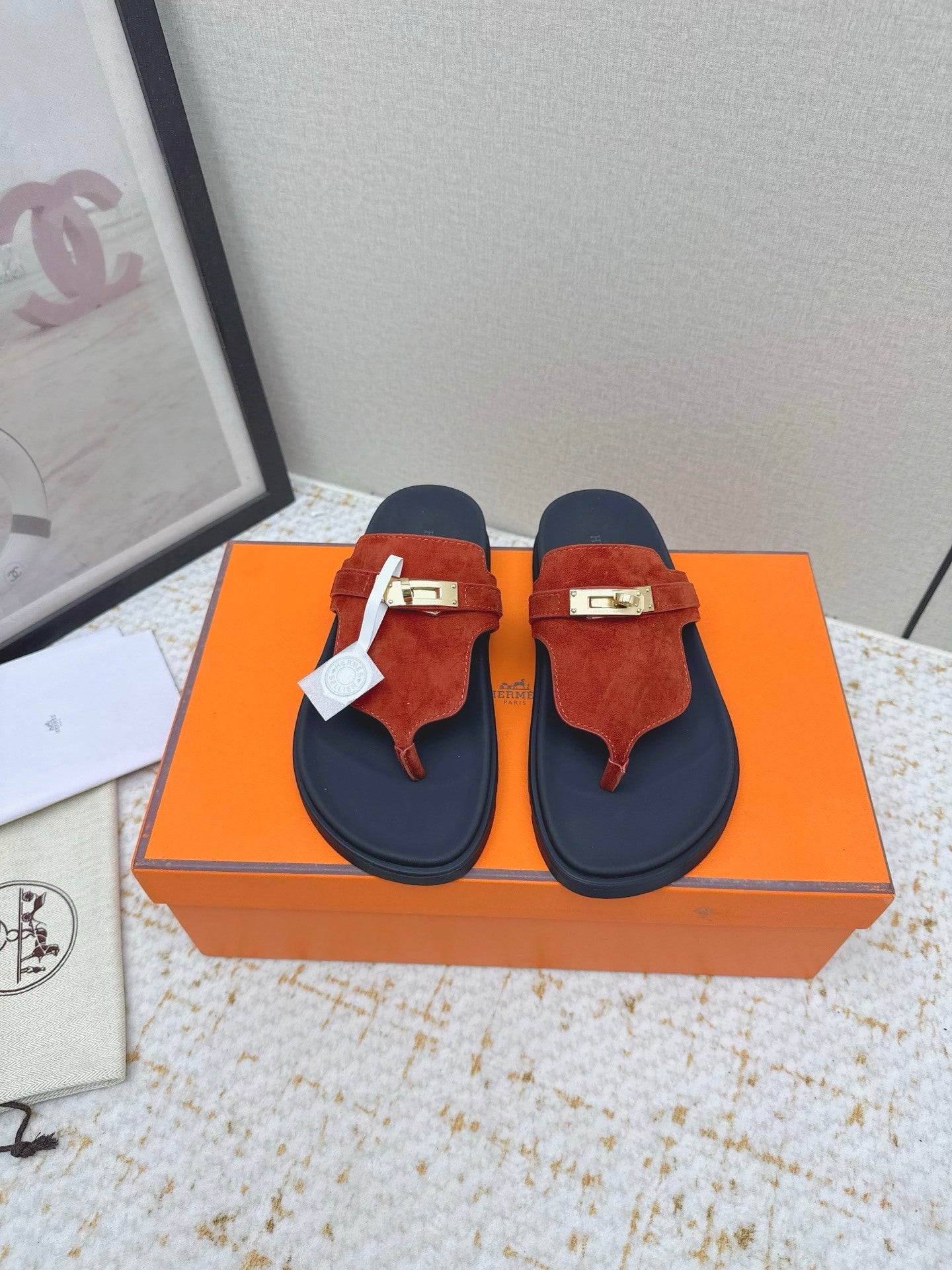 H EMPIRE SANDAL