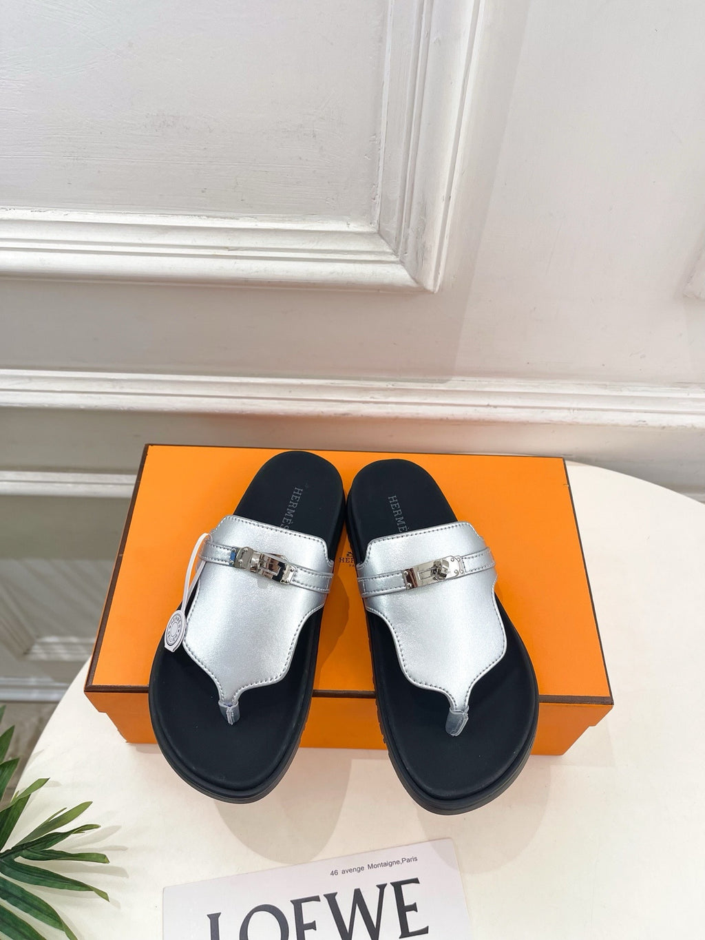 H EMPIRE SANDAL