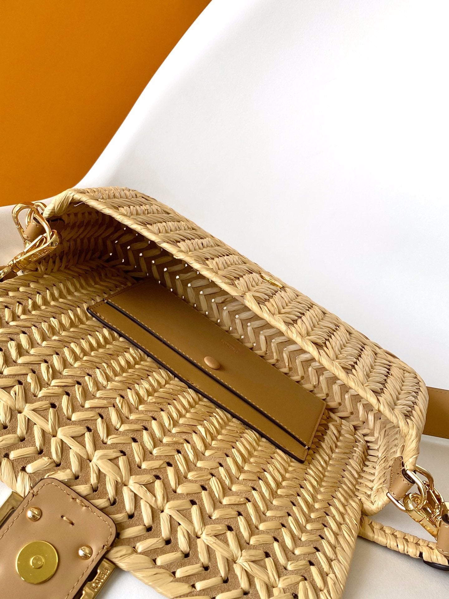 FF BAGUETTE RAFFIA