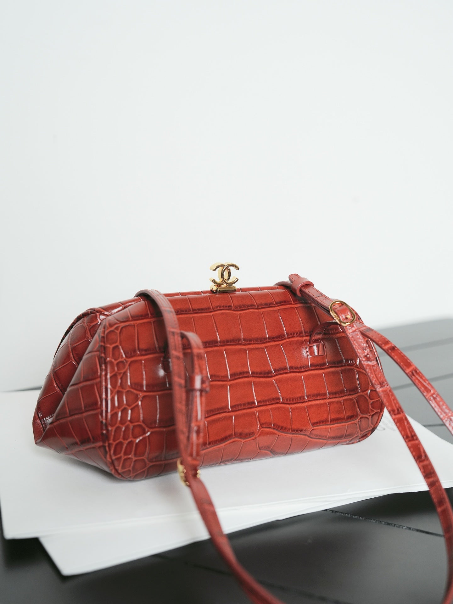 CC MINI SHOPPER EMBOSSED CROC