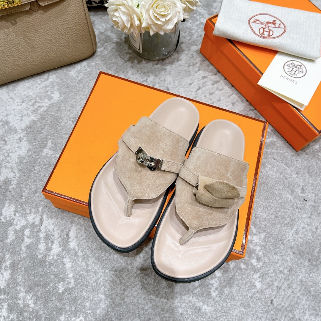 H EMPIRE SANDAL