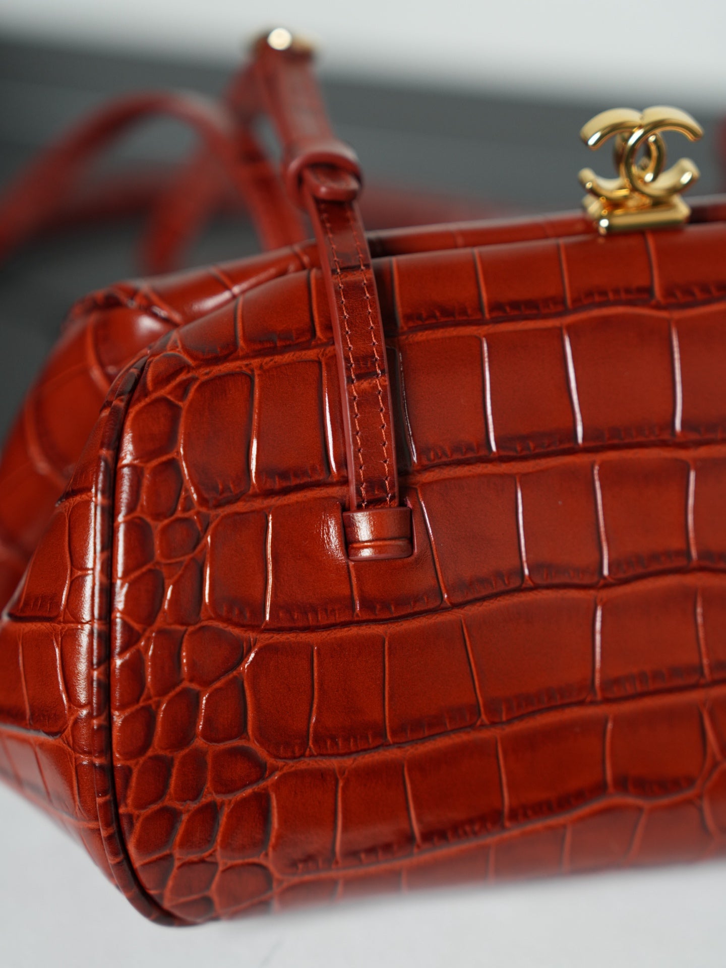 CC MINI SHOPPER EMBOSSED CROC