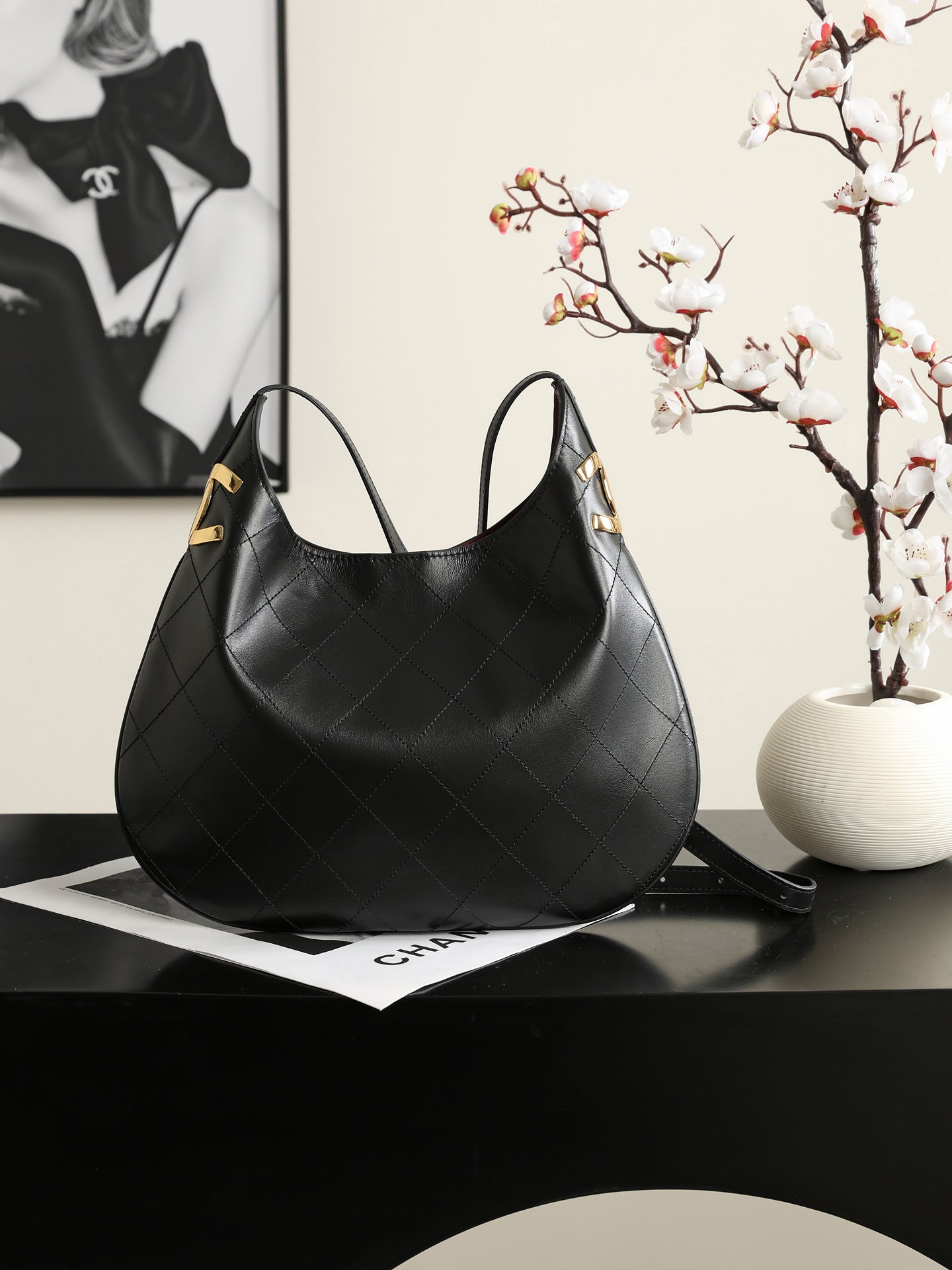 CC HOBO SHOULDER BAG