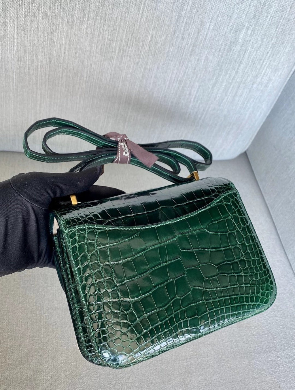 H CONSTANCE 18 CROC