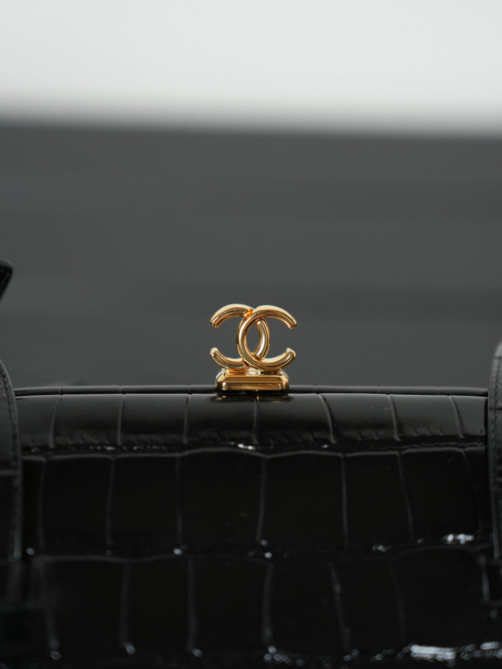 CC MINI SHOPPER EMBOSSED CROC