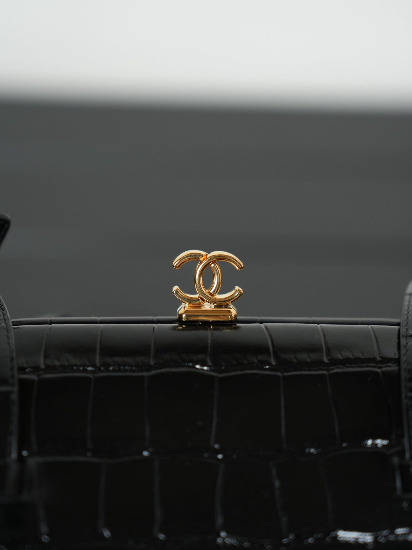 CC MINI SHOPPER EMBOSSED CROC