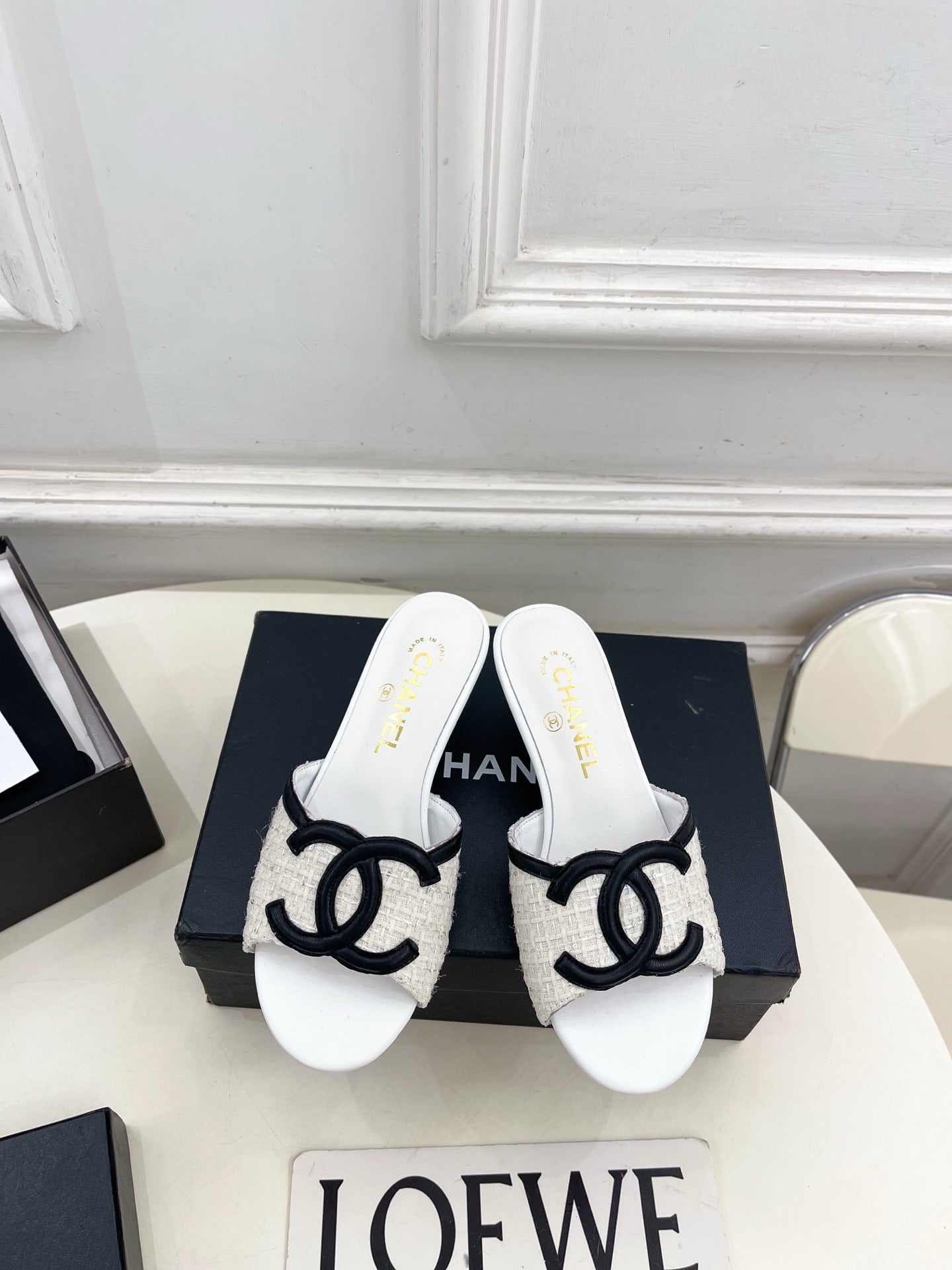 CC HEELS MULES