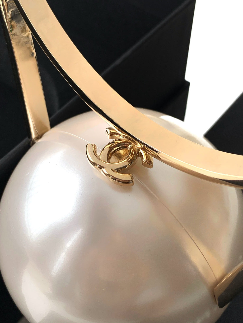 CC ACRYLIC CLUTCH