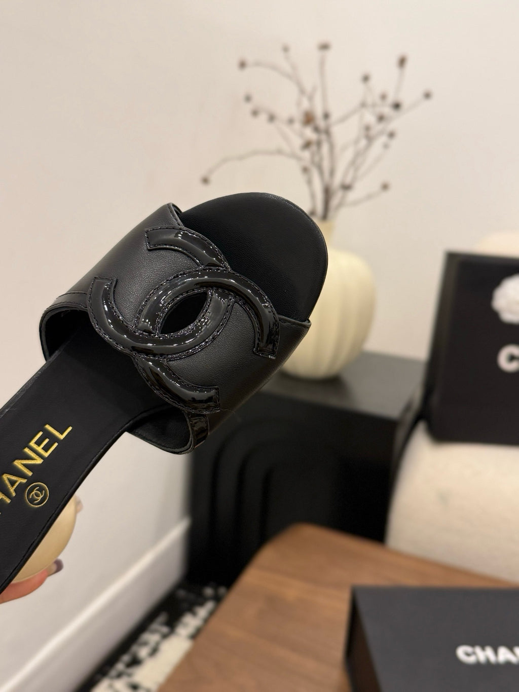 CC HEEL PEARL MULES