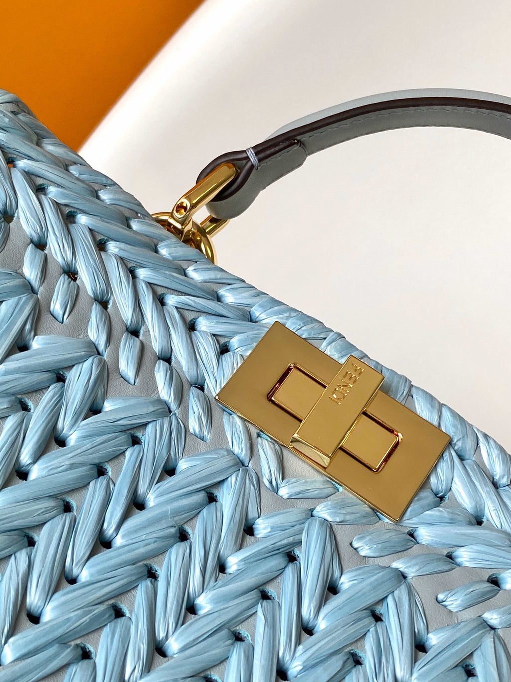 FF ISEEU MEDIUM RAFFIA