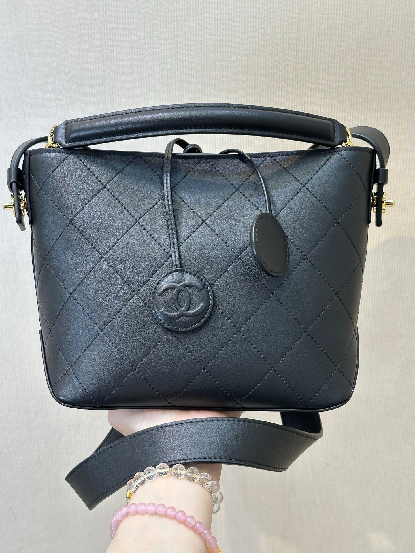 CC MEDIUM TOP HANDLE