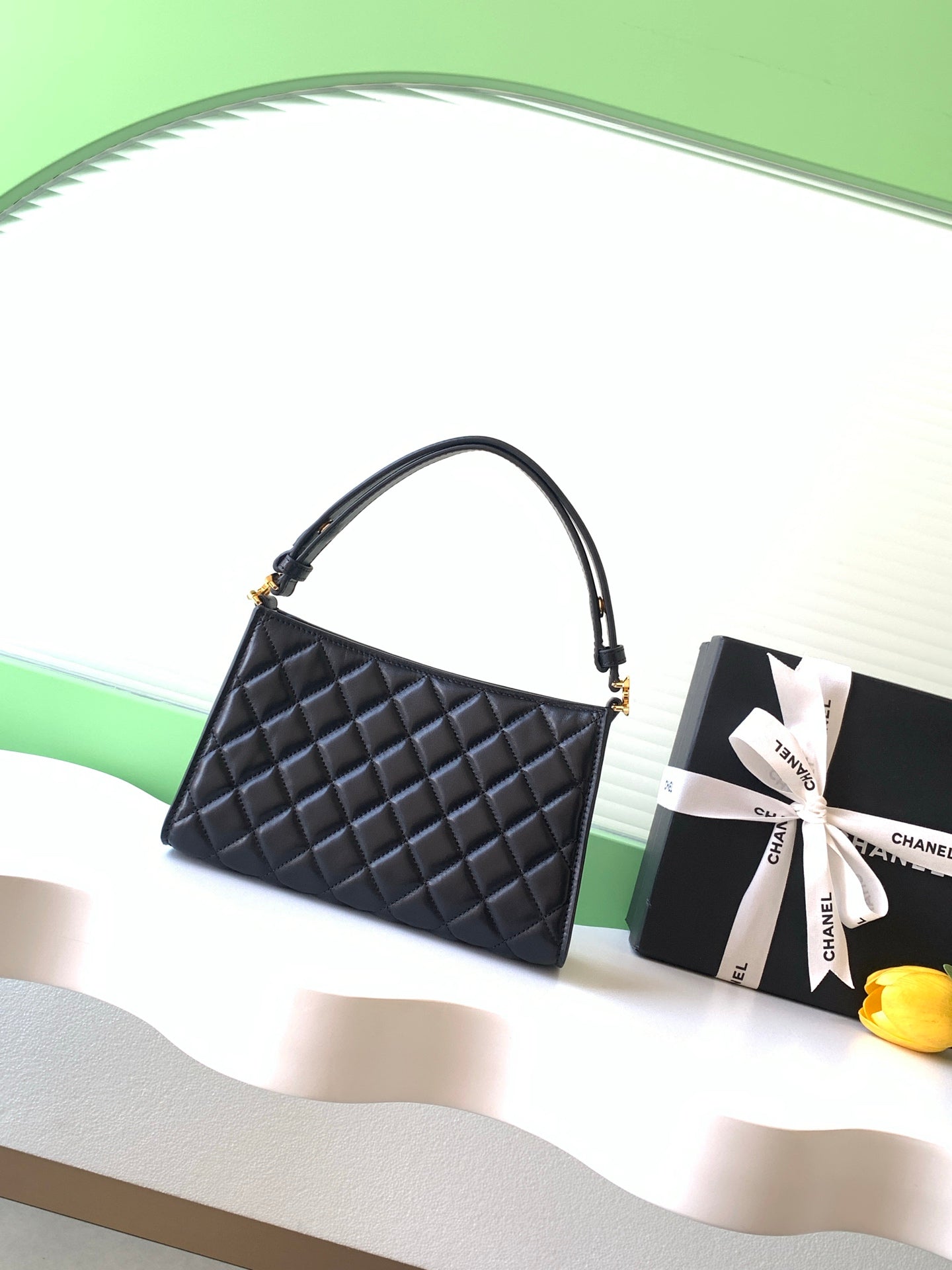 CC SHOULDER TOTE