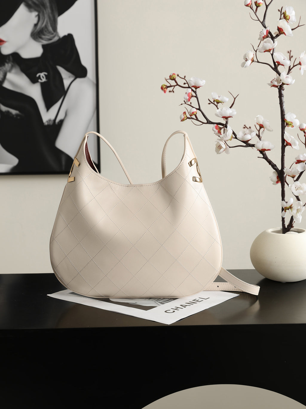 CC HOBO SHOULDER BAG