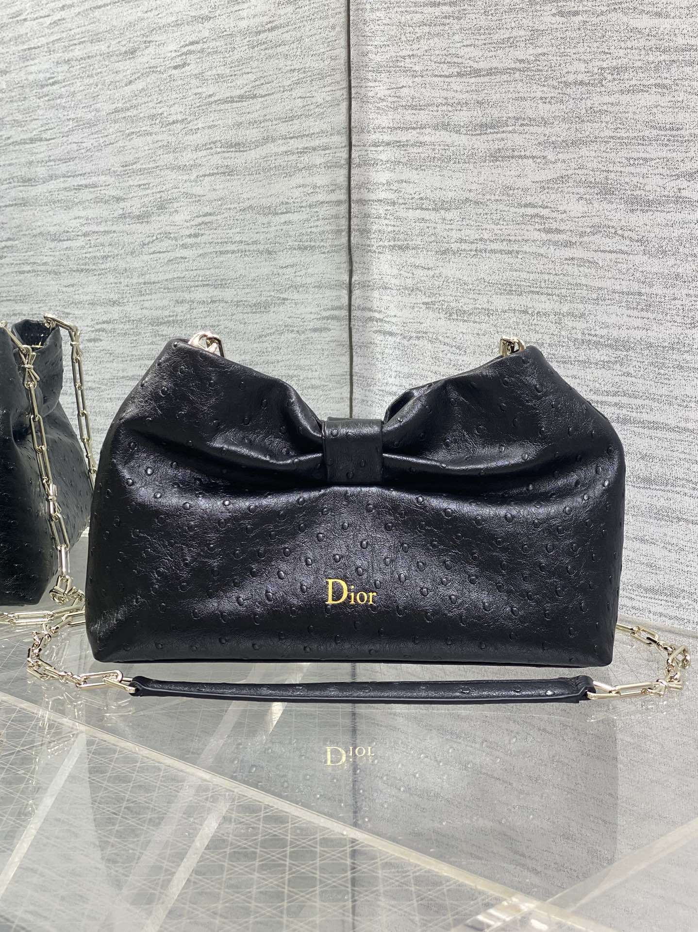 CD BOW OSTRICH MEDIUM