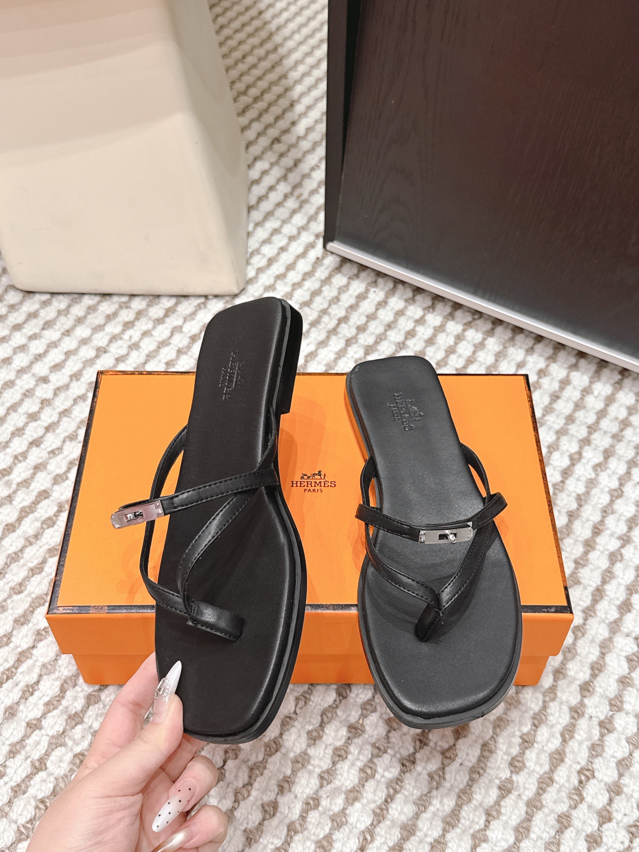 H SLIDES