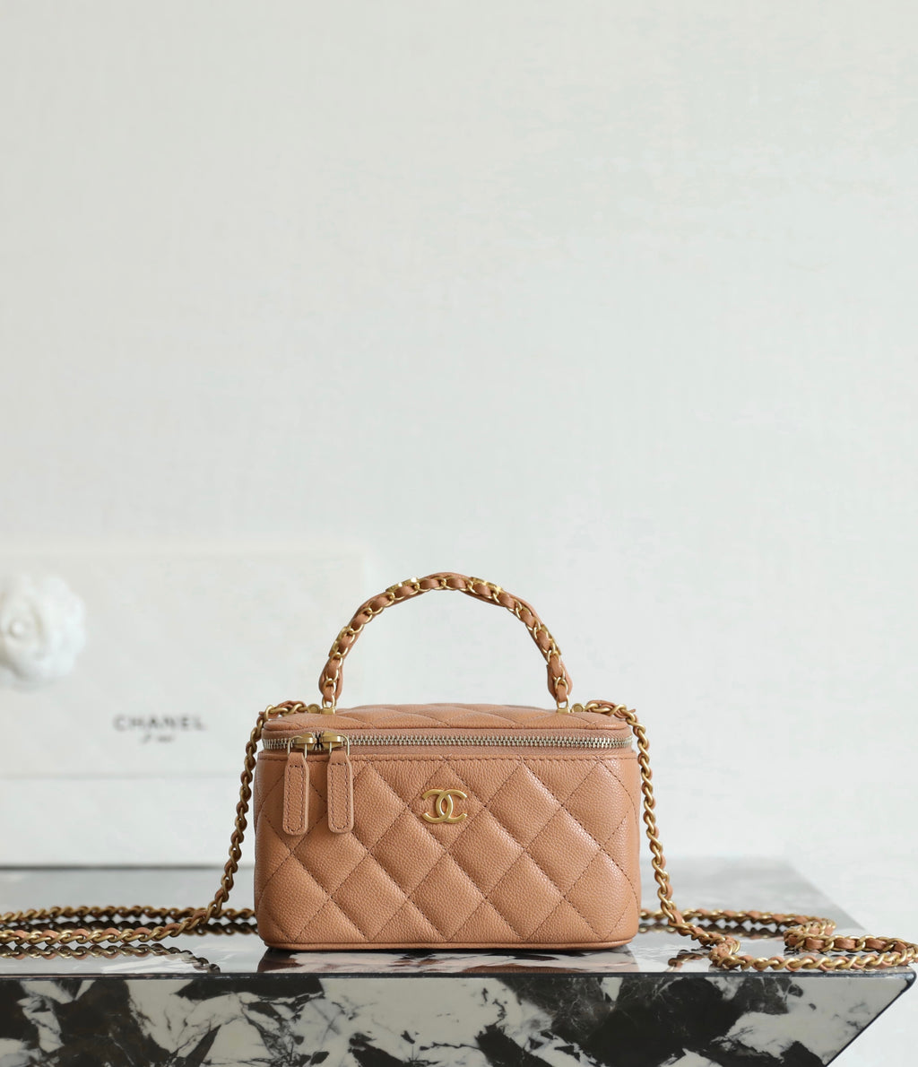 CC LONG VANITY ON CHAIN