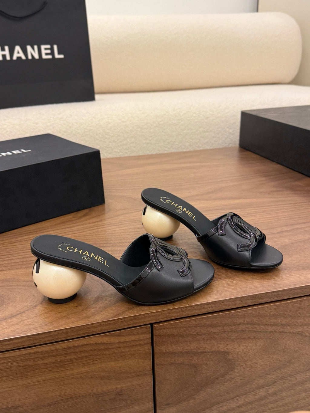CC HEEL PEARL MULES