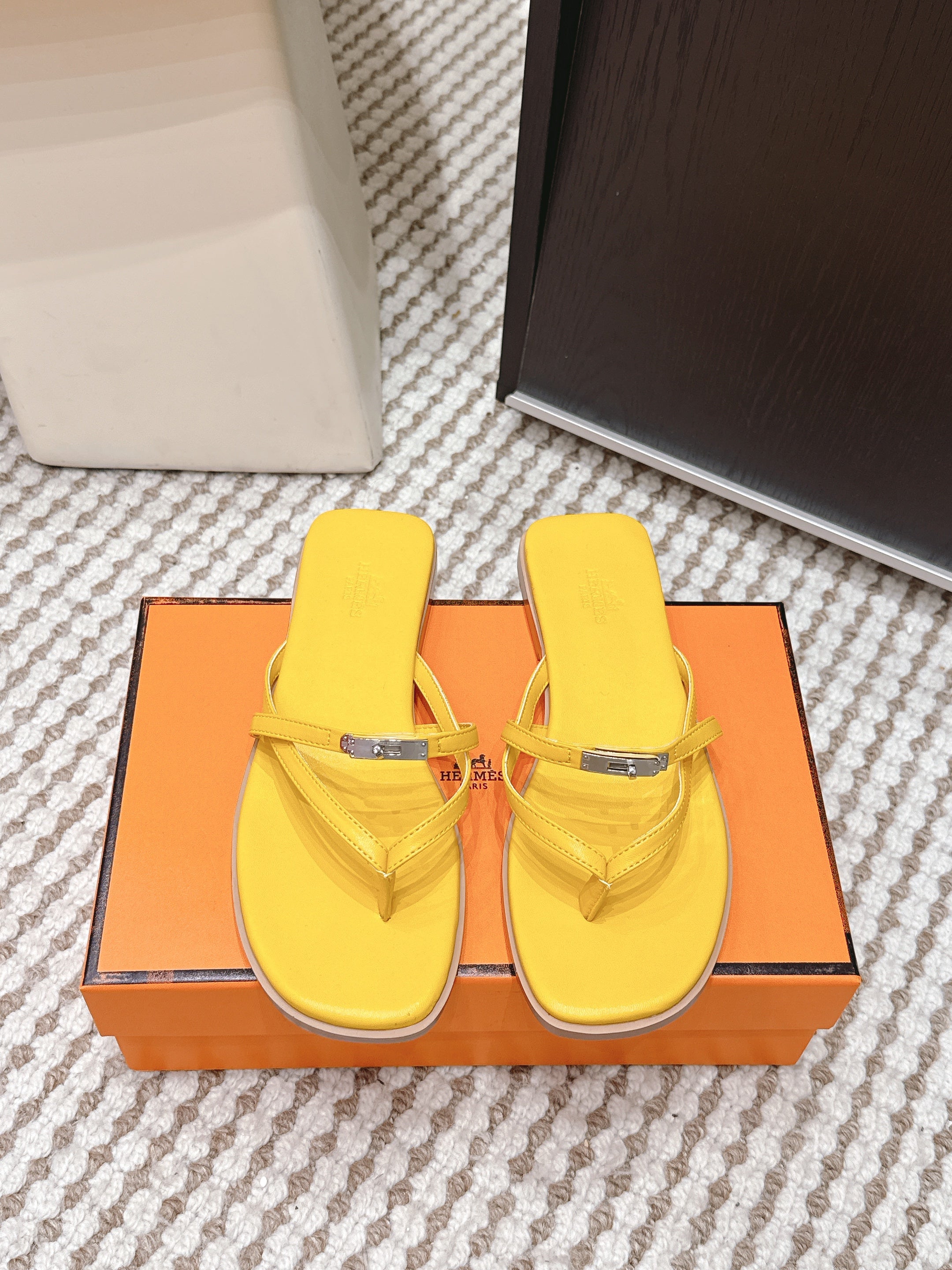 H SLIDES
