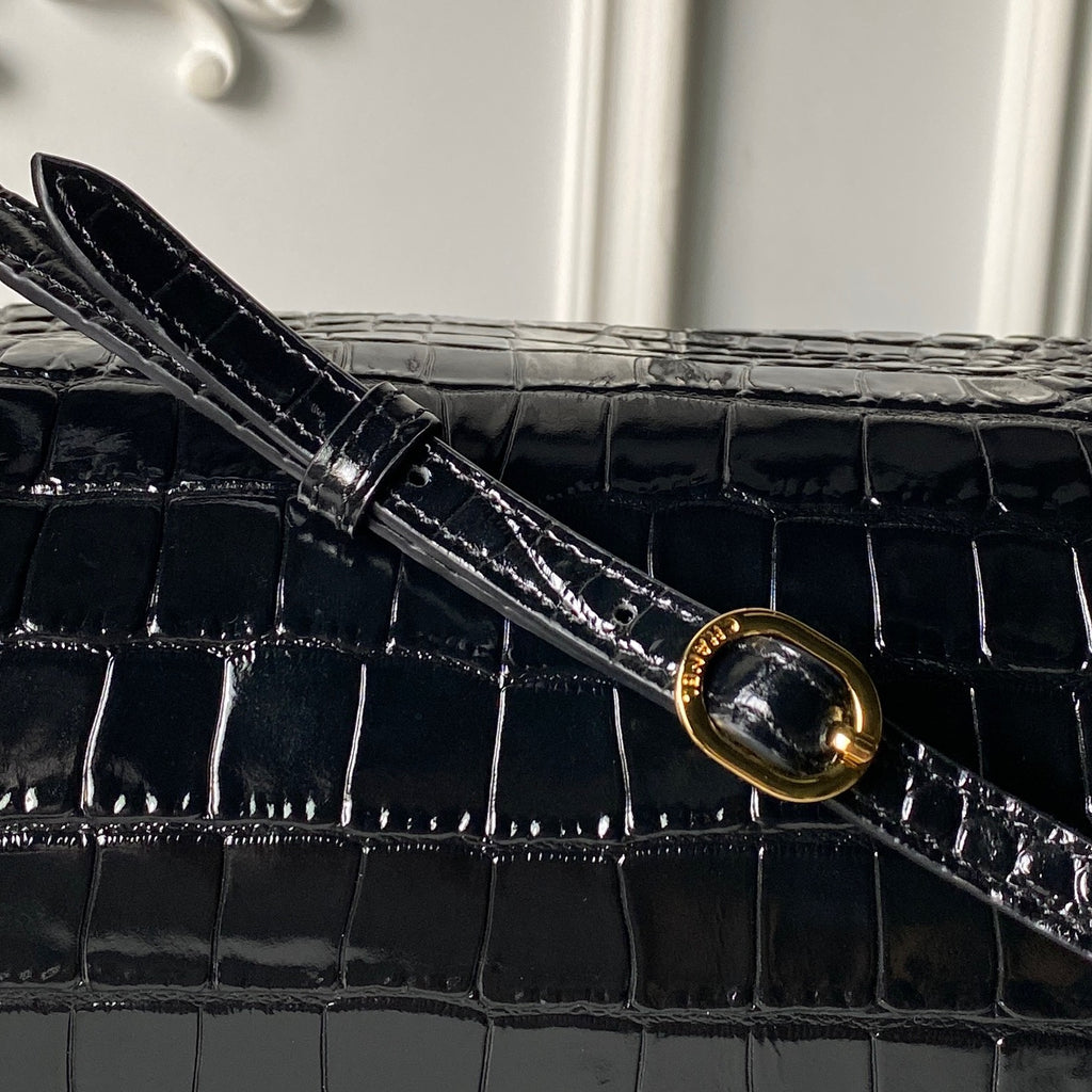 CC MAXI FLAP CROC
