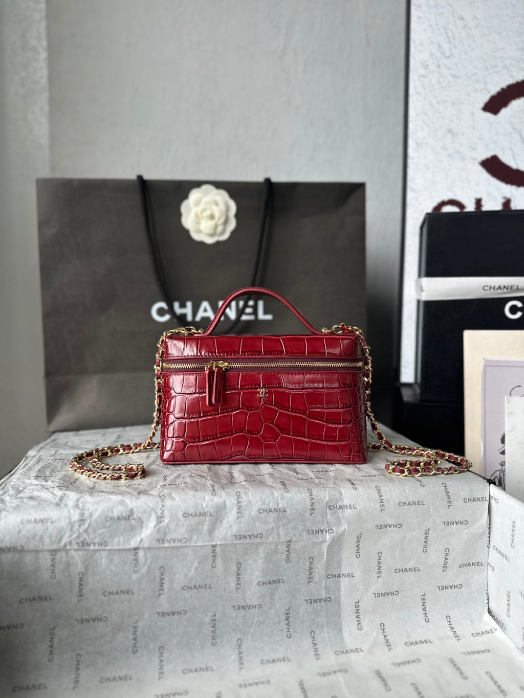 CC VANITY CHAIN EMBOSSED CROC