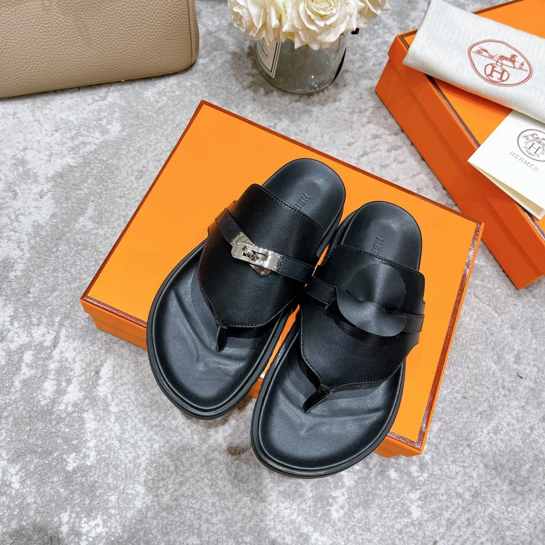 H EMPIRE SANDAL