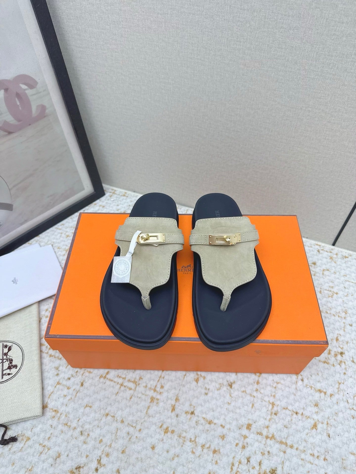 H EMPIRE SANDAL
