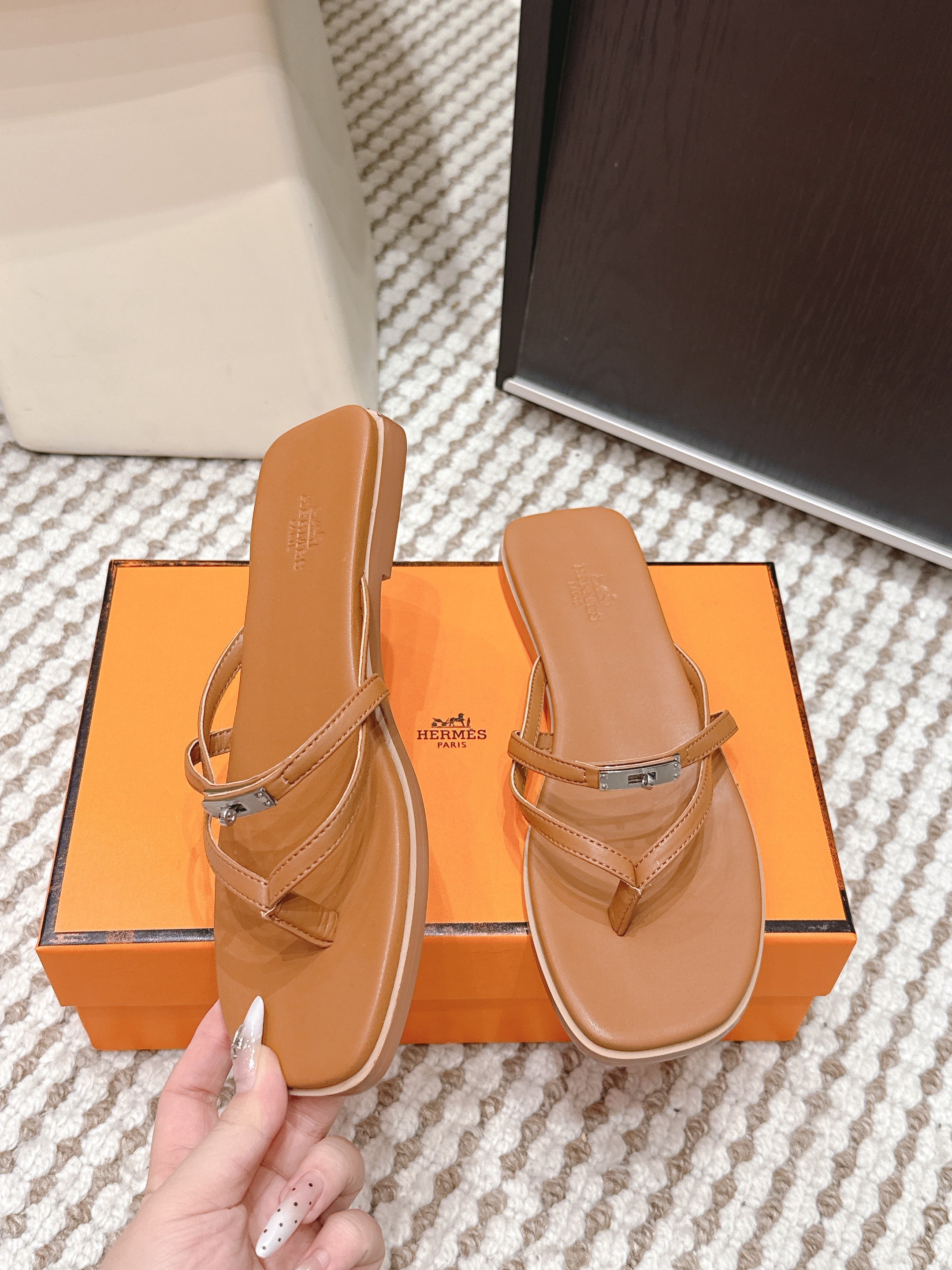 H SLIDES