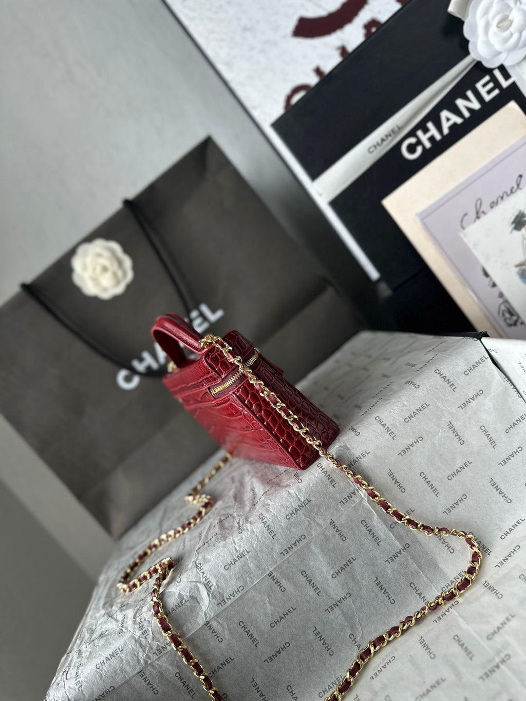 CC VANITY CHAIN EMBOSSED CROC