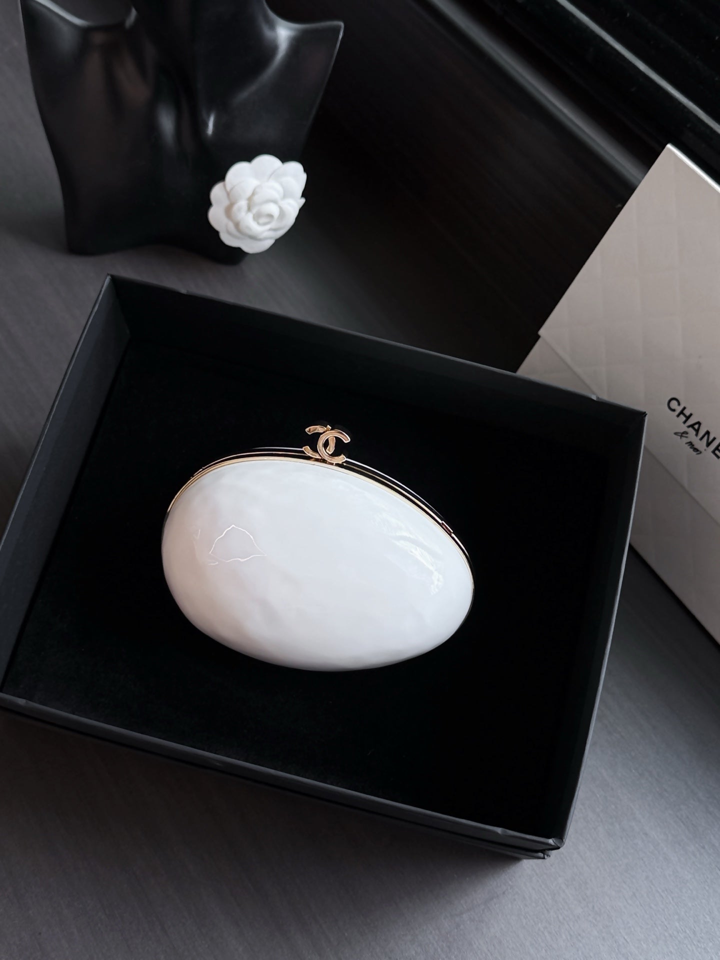 CC EGG EVENING BAG