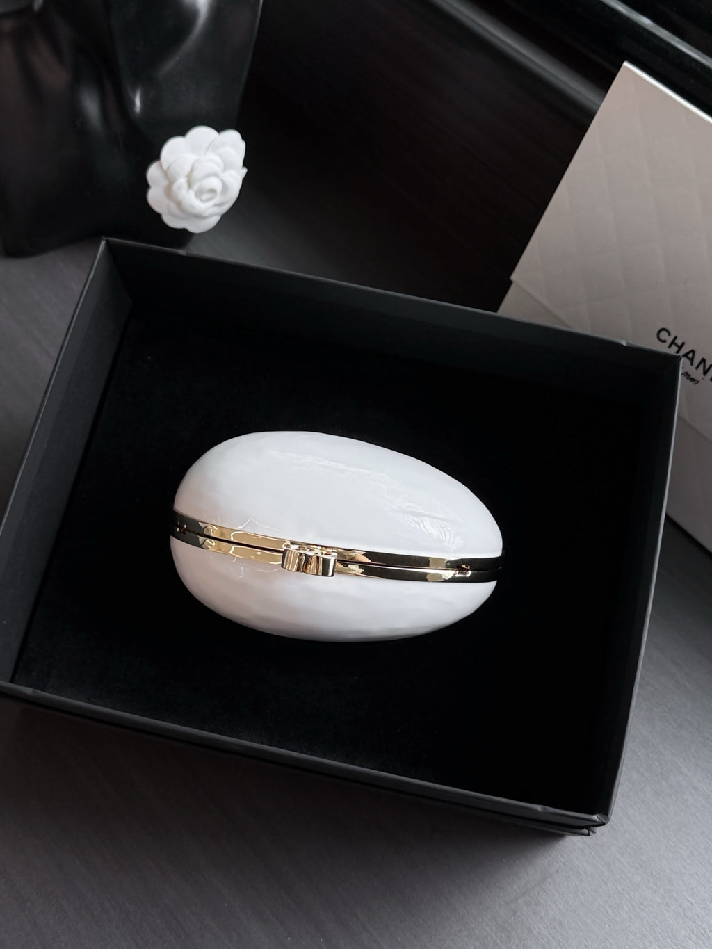 CC EGG EVENING BAG