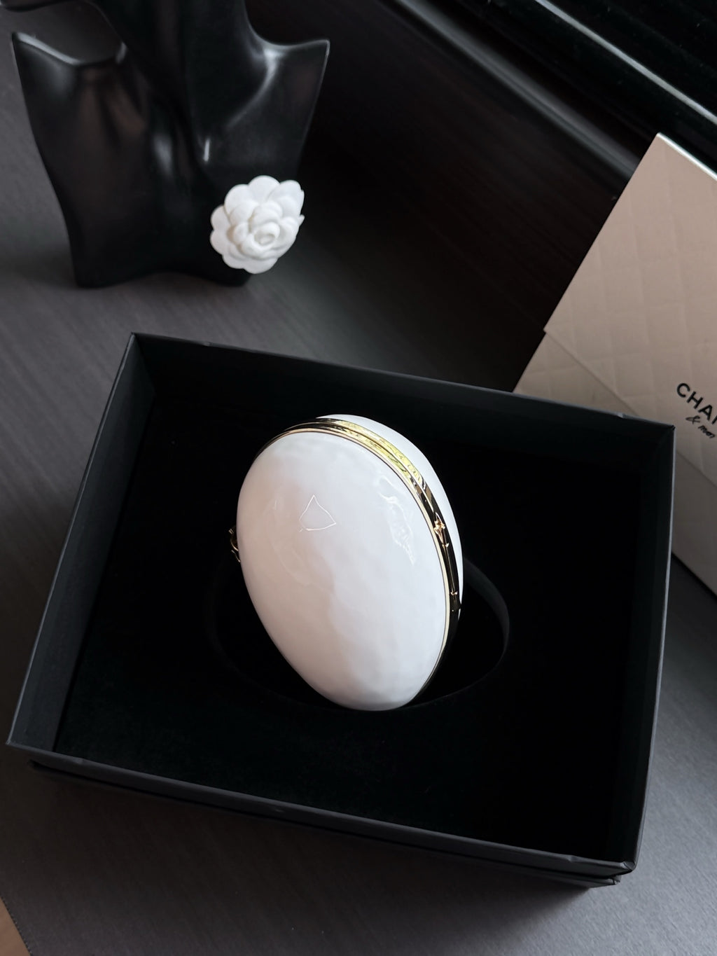 CC EGG EVENING BAG