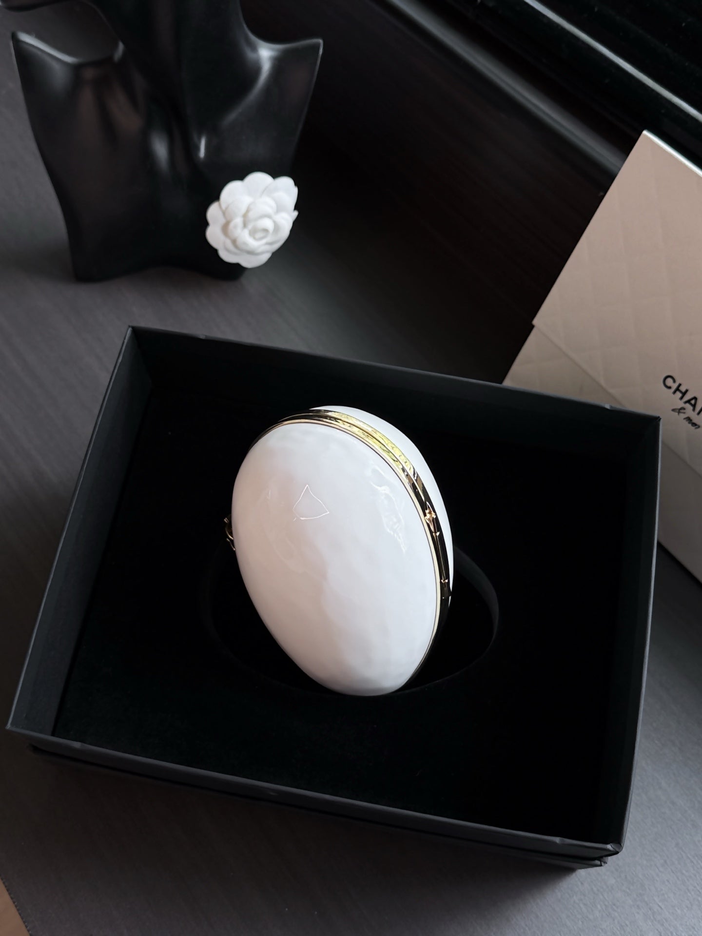 CC EGG EVENING BAG