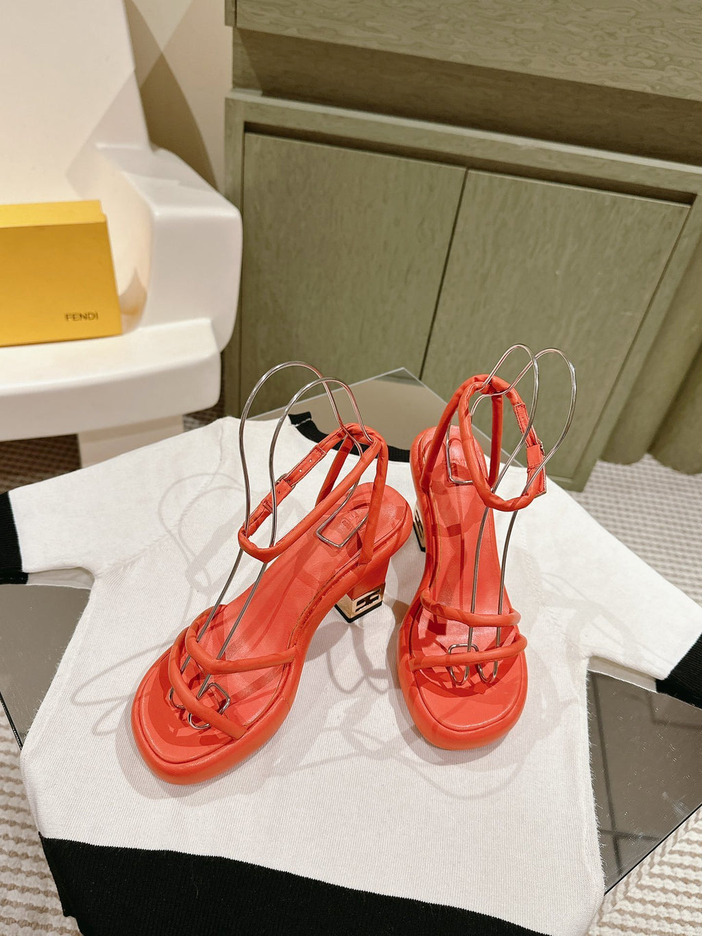 FF HEEL SANDAL